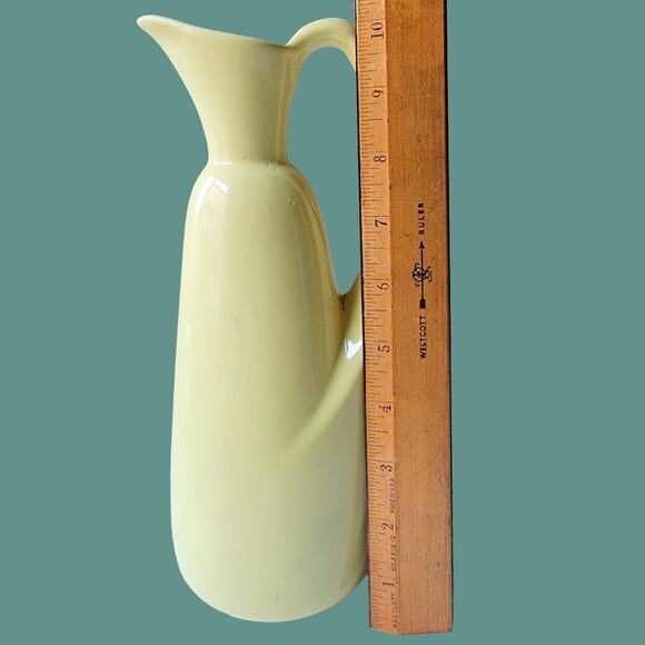 Vintage 1950s Pale Chartreuse Ewer Style Vase - Picture 6 of 6